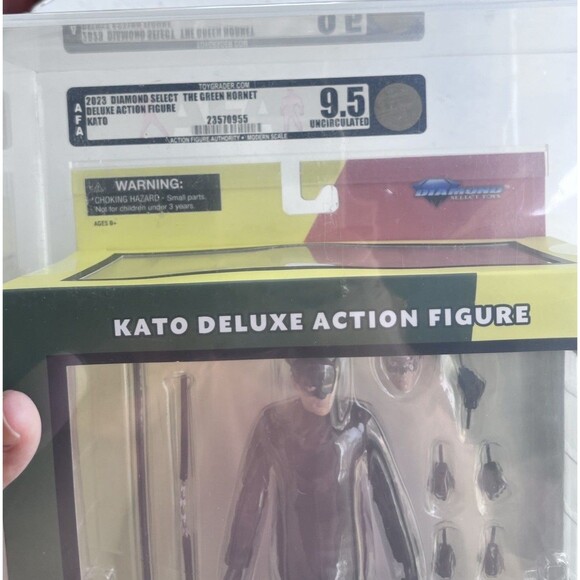 The Green Hornet Kato Figure Diamond Select Toys Uncirculated Graded 9.5 - Picture 4 of 10